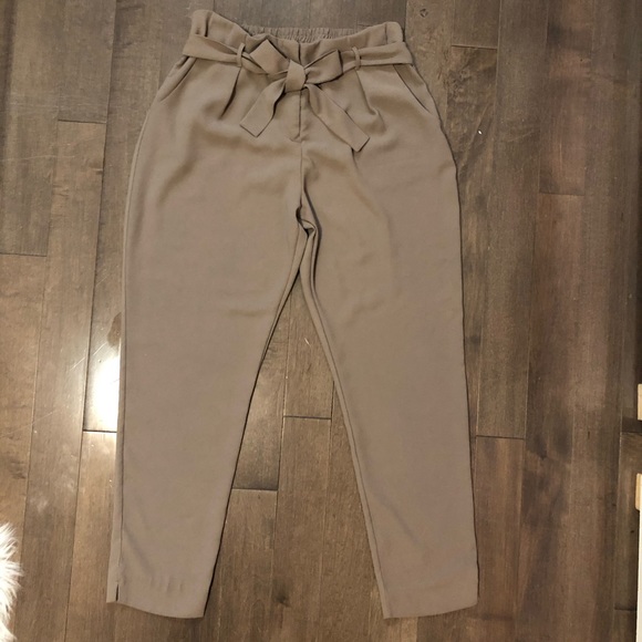 Pants - ❌SALE❌ 🎈2/20$🎈Beige Dress Pants